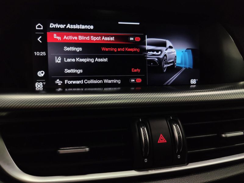 Used 2025 Alfa Romeo Stelvio Veloce Premium AWD w/SunroofImage 24