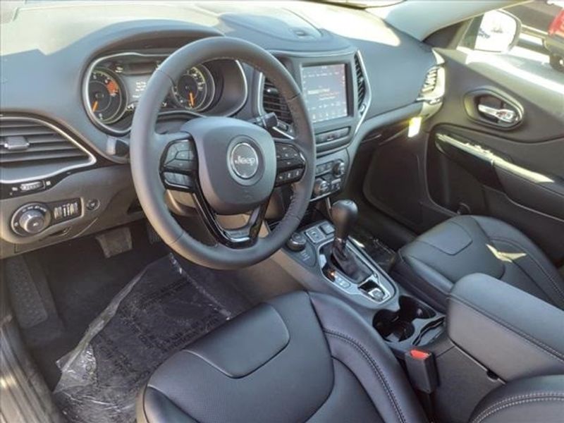 2023 Jeep Cherokee Altitude in a Sting-Gray Clear Coat exterior color and Blackinterior. Perris Valley Auto Center 951-657-6100 perrisvalleyautocenter.com 