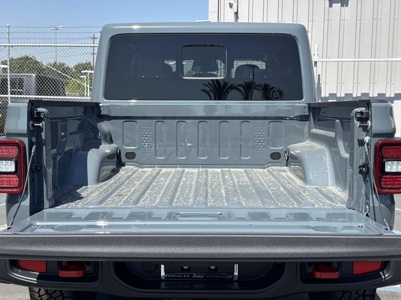 New 2026 Jeep Gladiator Rubicon 4x4