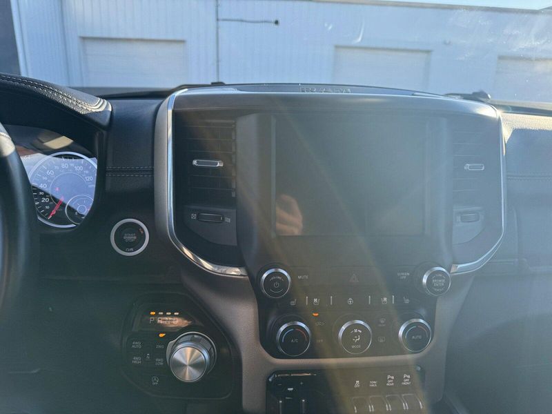 2022 RAM 1500 LaramieImage 21