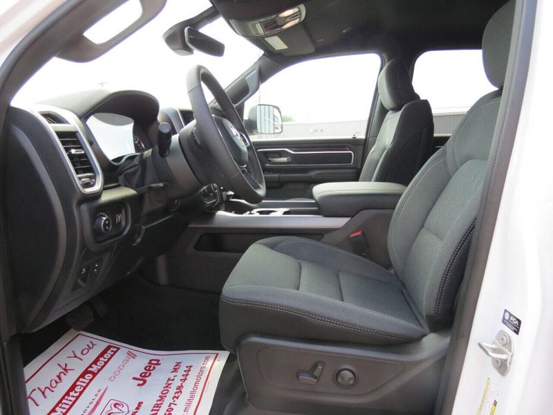 Used 2023 RAM 1500 Big Horn 4x4 4dr Crew Cab 5.6 ft. SB PickupImage 9