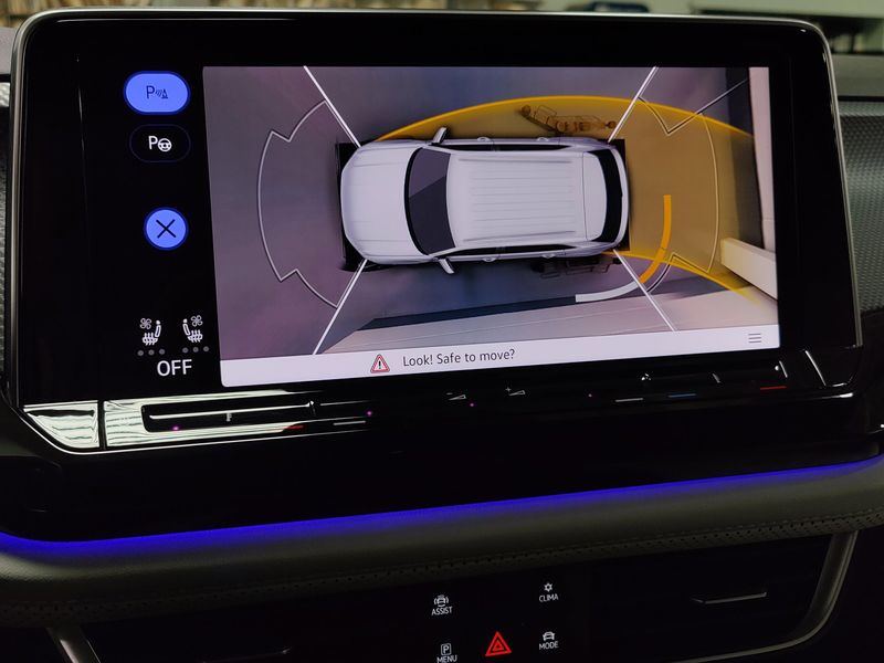 Used 2025 Volkswagen Atlas Cross Sport SEL Premium R-Line w/Sunroof/NavImage 29