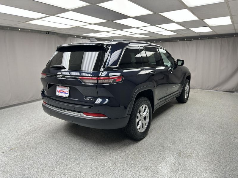 Used 2023 Jeep Grand Cherokee LimitedImage 4