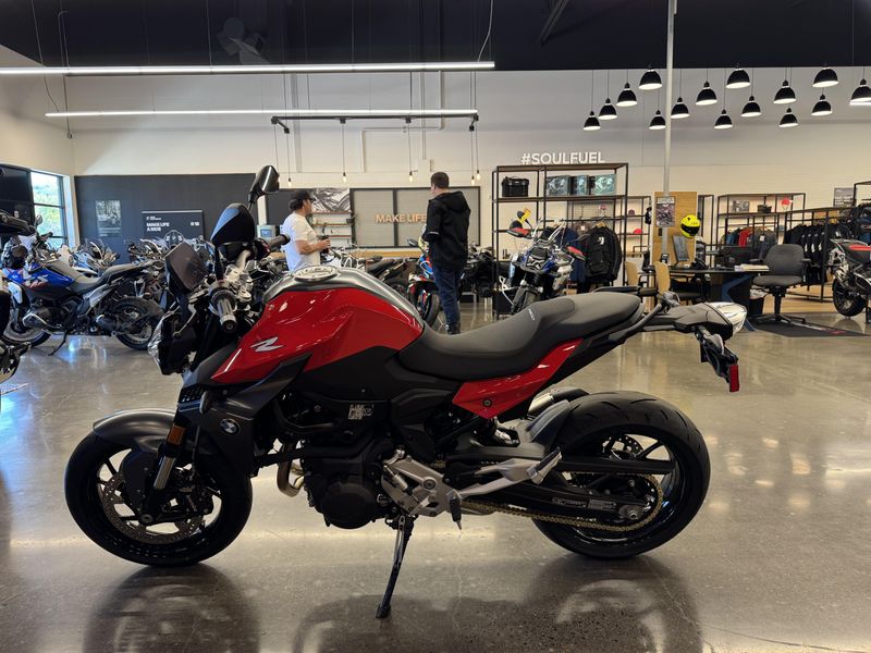 2024 BMW F 900 R - RACING RED 
