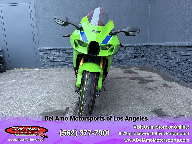 2024 Kawasaki ZX1002LRFBL-GN2  in a LIME GREEN/PEARL CRYSTAL WHITE/BLUE exterior color. Del Amo Motorsports of Los Angeles (562) 262-9181 delamomotorsports.com 