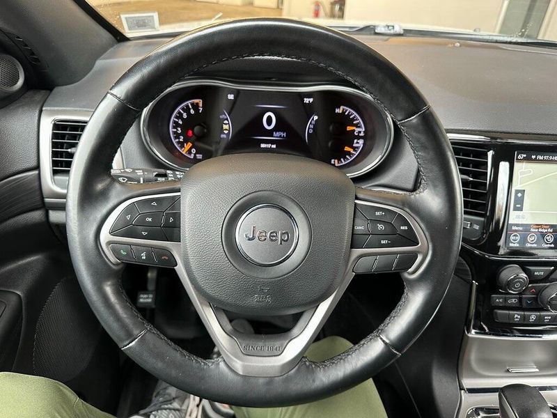 2021 Jeep Grand Cherokee Laredo XImage 2