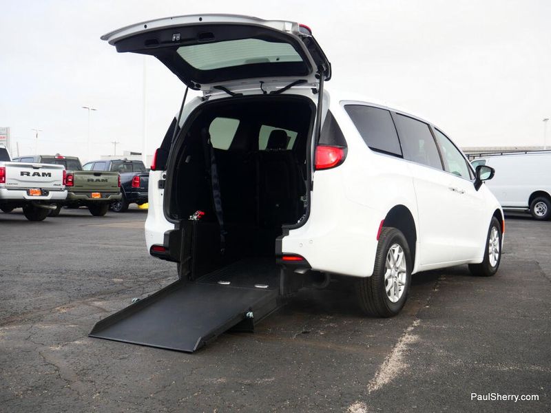 New 2026 Chrysler Voyager LX