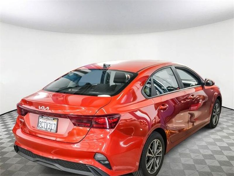 2023 Kia Forte LXSImage 8