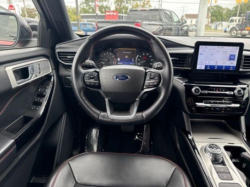 2022 Ford Explorer ST-Line