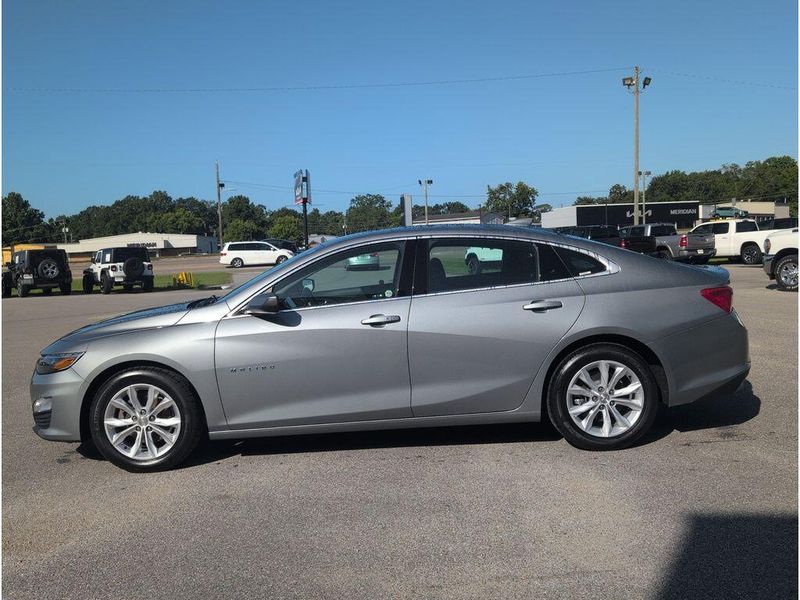 2023 Chevrolet Malibu LTImage 2