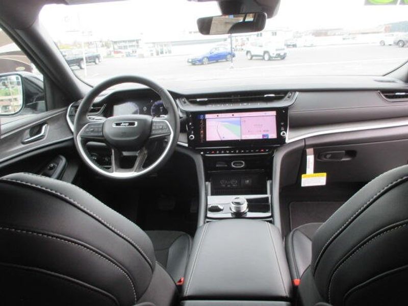 New 2026 Jeep Grand Cherokee Laredo Altitude 4x4Image 28