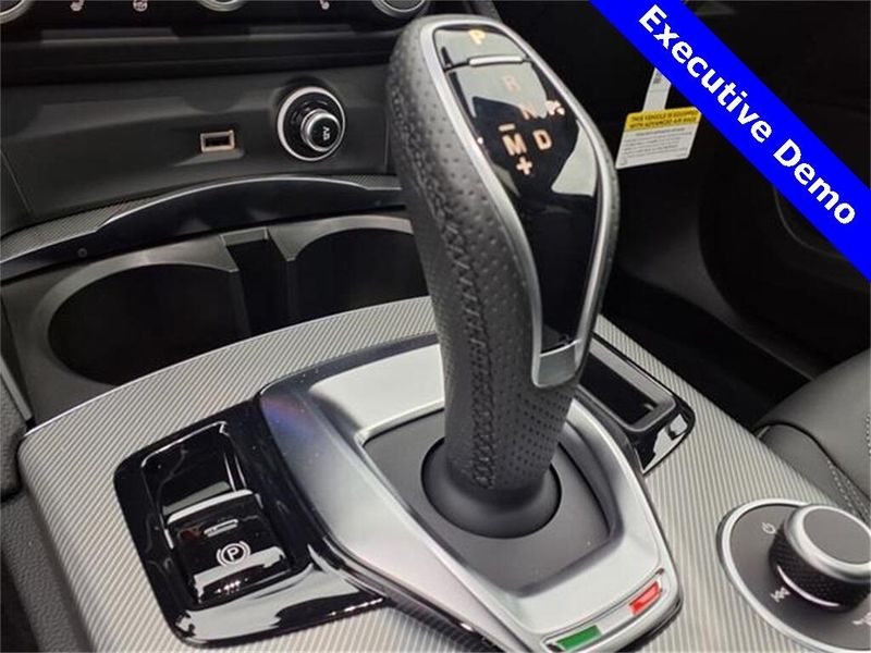 2025 Alfa Romeo Stelvio AwdImage 21