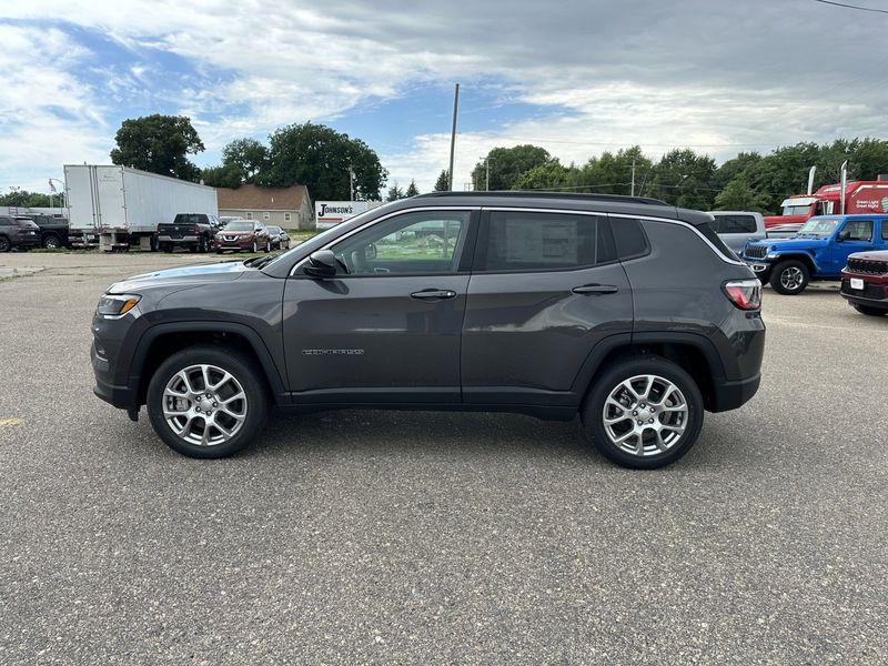 2024 Jeep Compass Latitude Lux 4x4Image 5