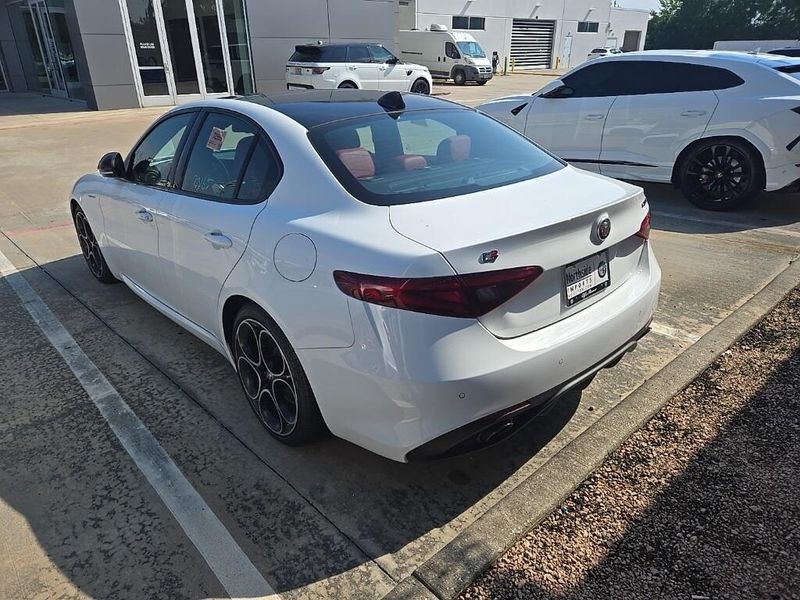 Used 2022 Alfa Romeo Giulia VeloceImage 4