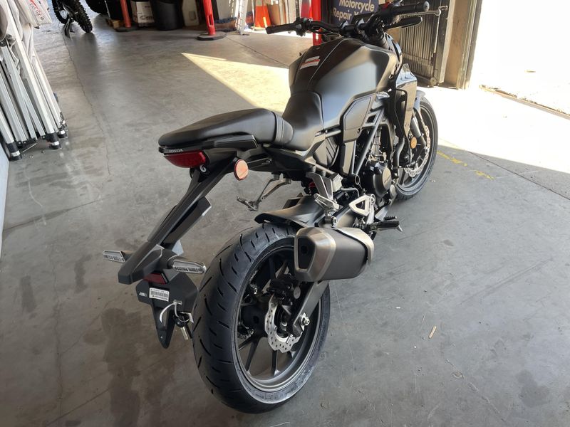 2025 Honda CB300R ABS Image 10