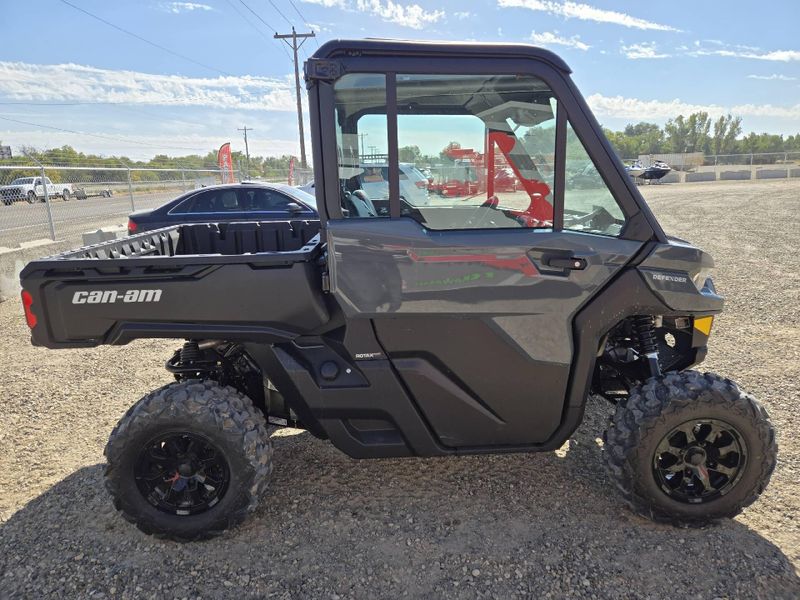 New 2027 Can-Am DEFENDER DPS CAB HD9 Image 5