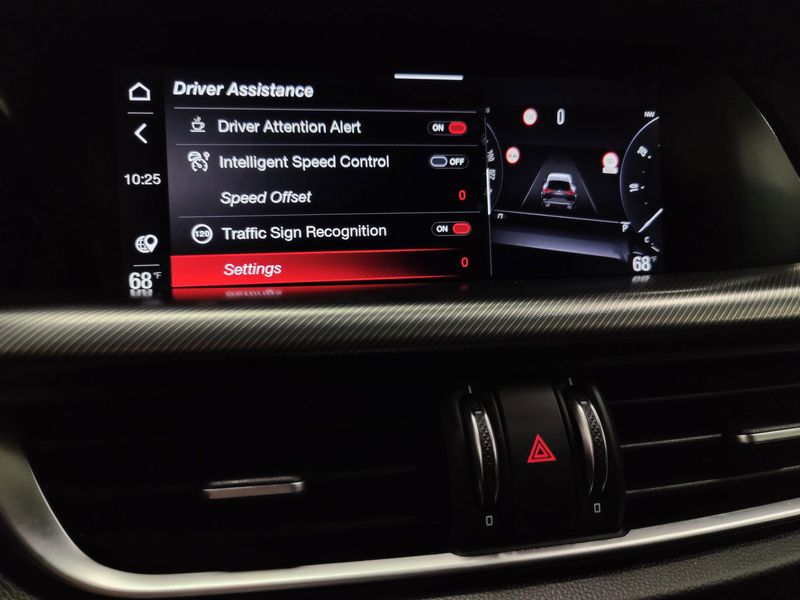 Used 2025 Alfa Romeo Stelvio Veloce Premium AWD w/SunroofImage 23