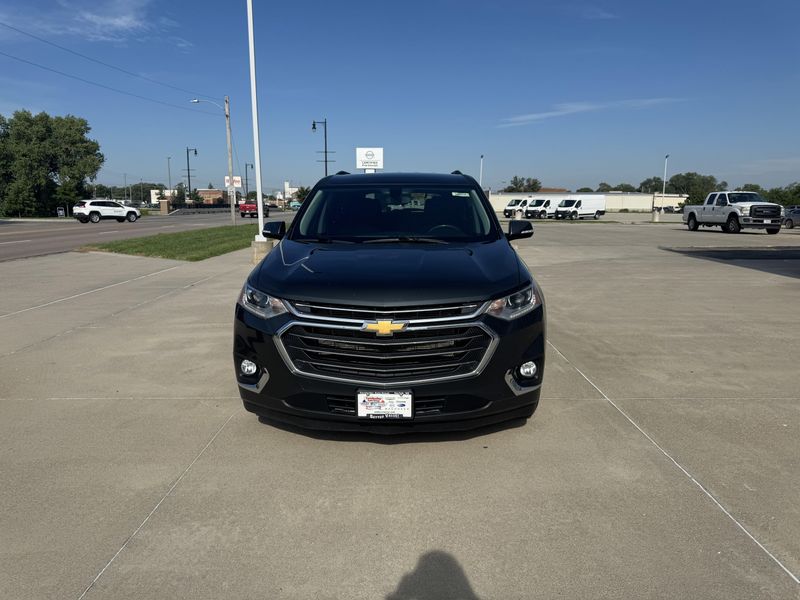 Used 2020 Chevrolet Traverse LT ClothImage 3
