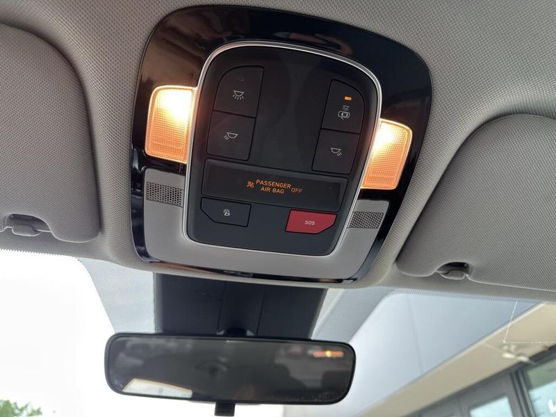 2022 Hyundai Santa Fe SELImage 32