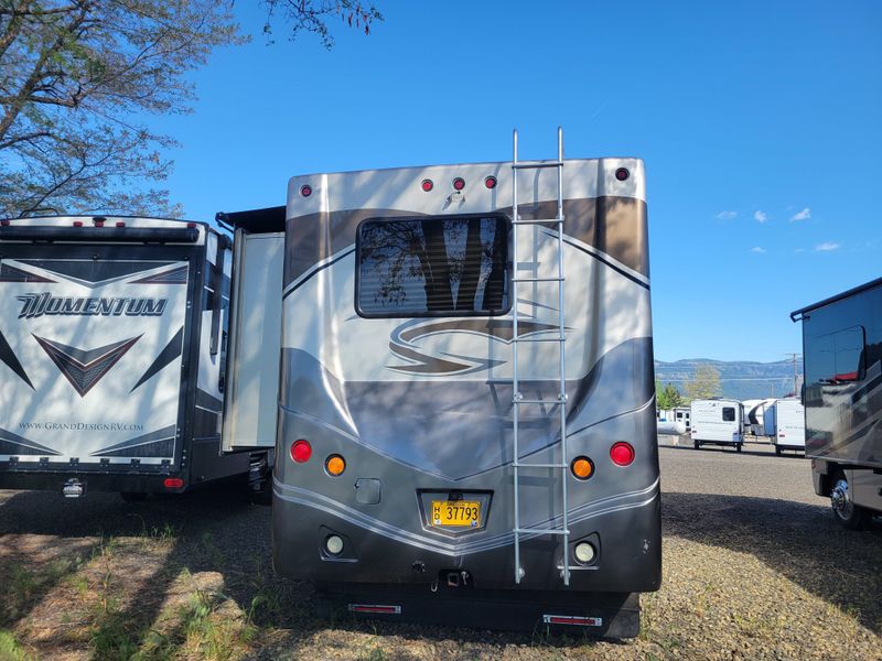 Used 2011 COACHMAN BY FOREST R ENCOUNTER 37-TZ Image 5