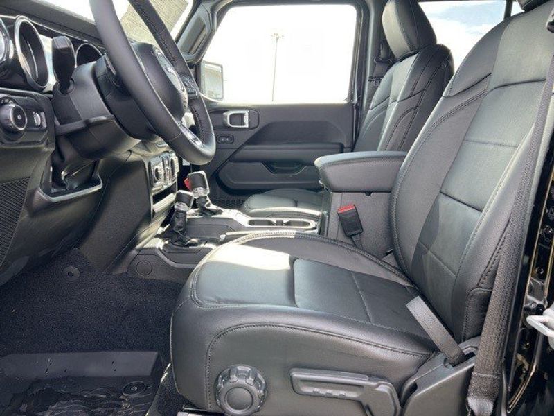 2023 Jeep Wrangler 4-door Sahara Altitude 4x4Image 11