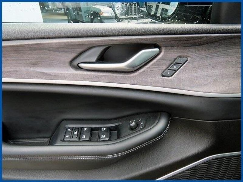 2022 Jeep Grand Cherokee L LimitedImage 13