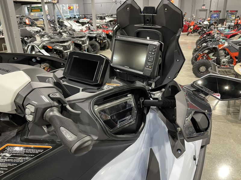 2025 Kawasaki JET SKI ULTRA 160LX-S ANGLER Image 15