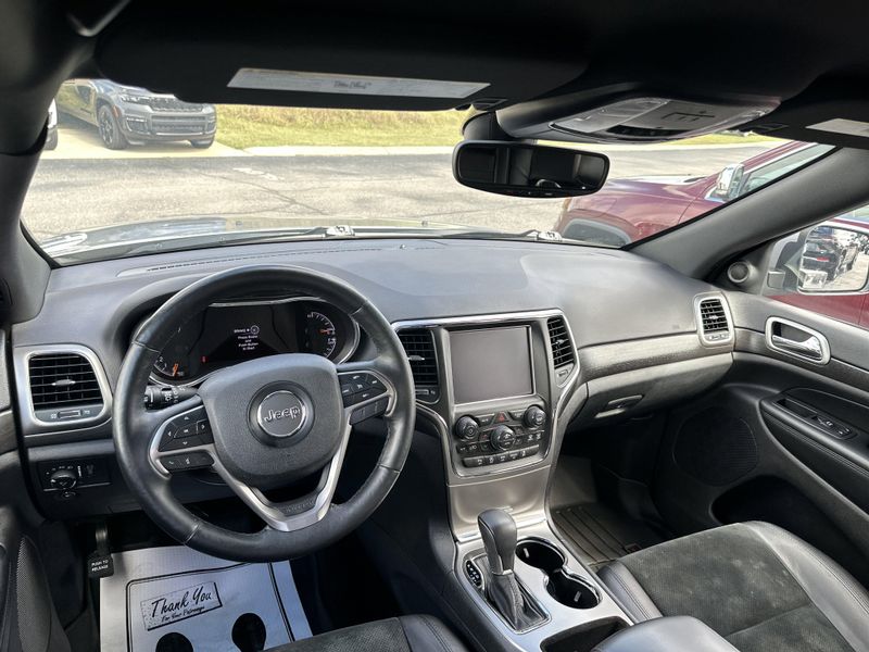 2018 Jeep Grand Cherokee Altitude photo 16