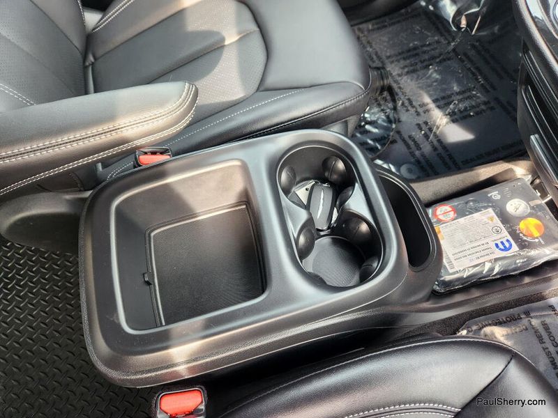 New 2026 Chrysler Voyager LX