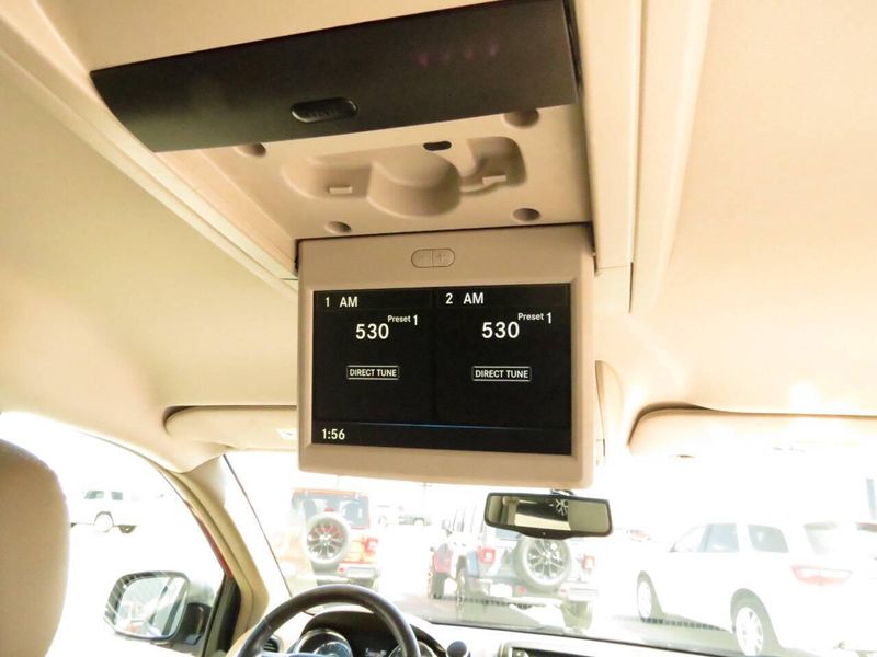 Used 2015 Chrysler Town & Country Touring L 4dr Mini VanImage 24