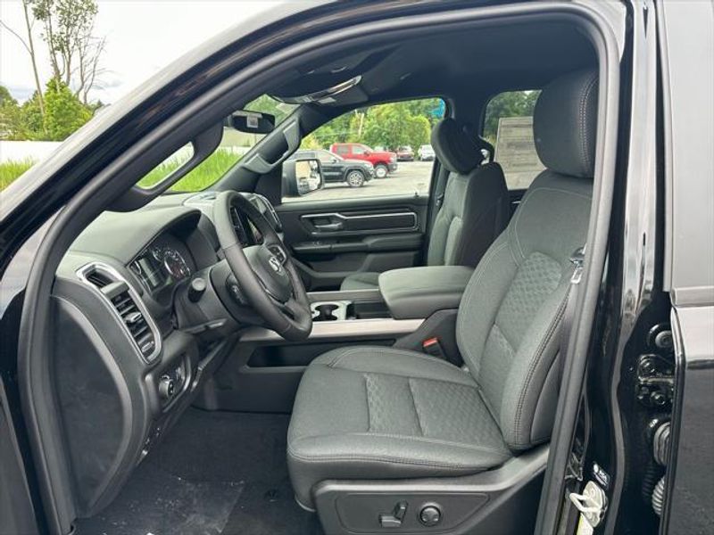 2025 RAM 1500 Big Horn Crew Cab 4x4 5