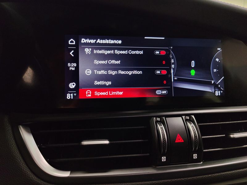 Used 2024 Alfa Romeo Giulia Veloce Premium AWD w/Sunroof/Activ AsstImage 22