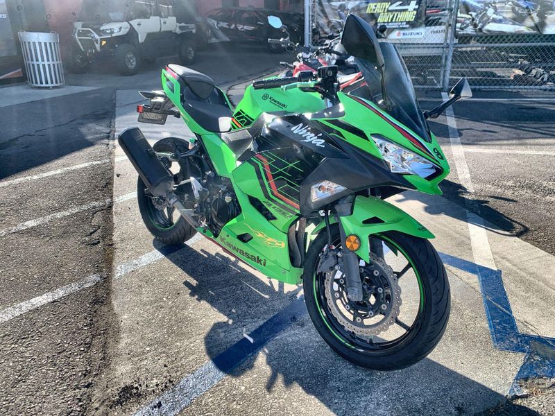 Used 2023 Kawasaki NINJA 400 Image 2