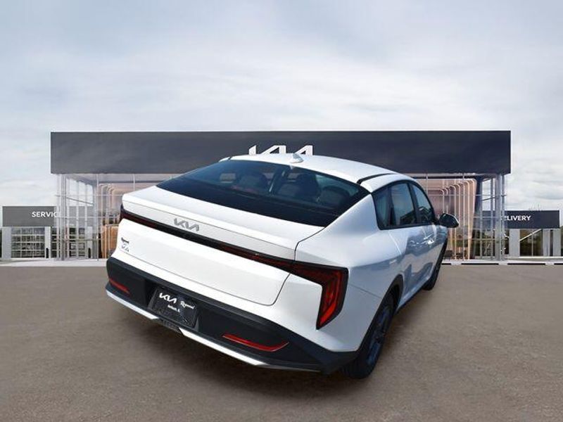 New 2026 Kia K4 LXSImage 4