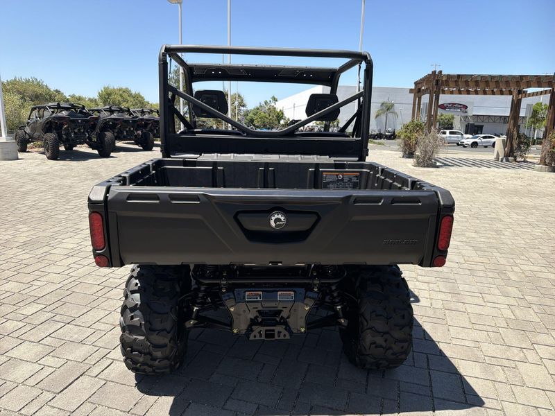 New 2026 Can-Am DEFENDER DPS HD9 Image 16