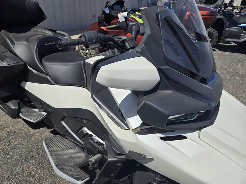 NEW 2026 CAN-AM SPYDER RT SEATOSKY Image 13