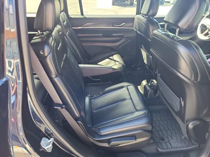 Used 2024 Jeep Grand Cherokee L LimitedImage 15