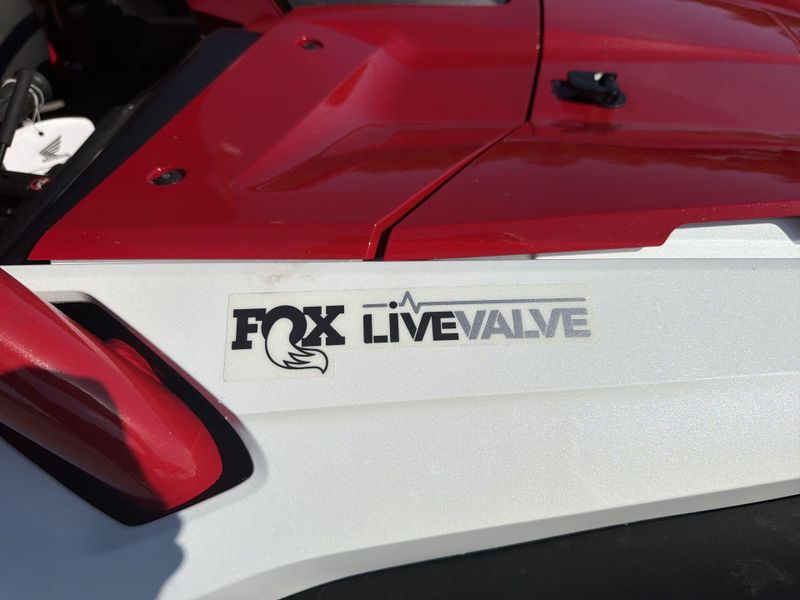 New 2026 Honda TALON1000R4 FOX LIVEVALVE Image 30
