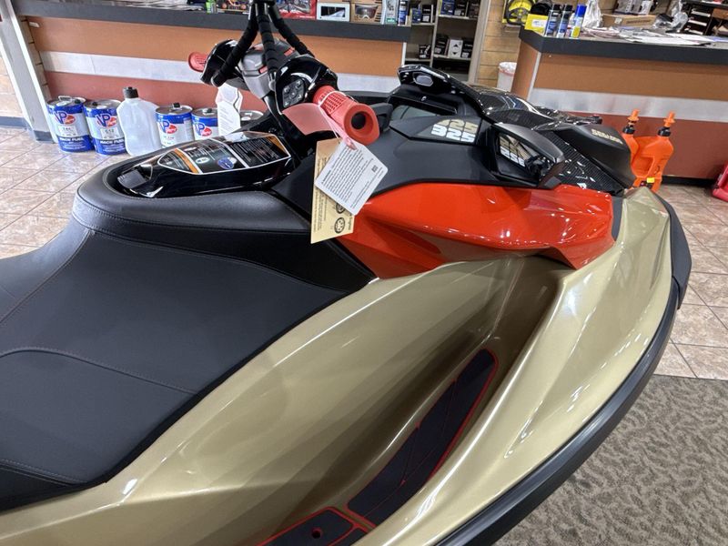 2025 Sea-Doo RXP-X 325 Image 15