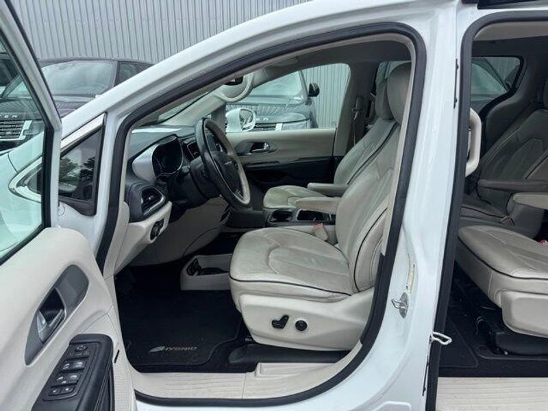 2018 Chrysler Pacifica Hybrid Limited