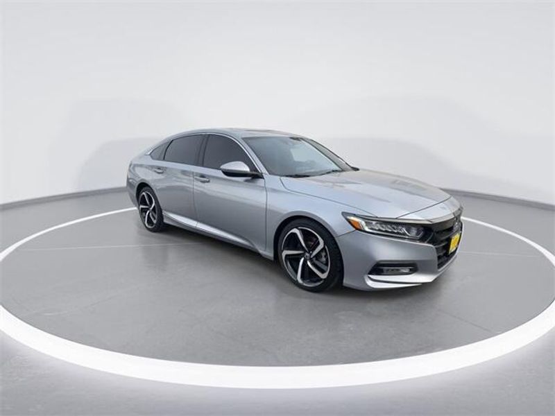 2018 Honda Accord Sport 2.0TImage 2