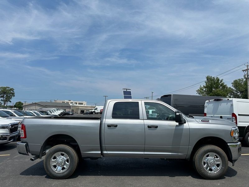 2024 RAM 2500 Tradesman Crew Cab 4x4 6