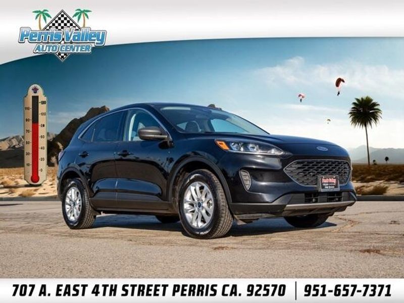 Used 2022 Ford Escape SEImage 1