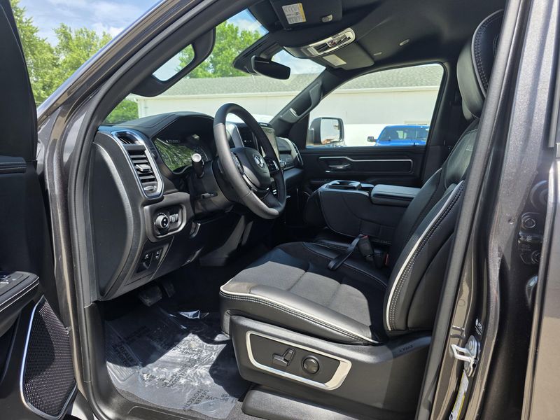 New 2025 RAM 1500 LaramieImage 10