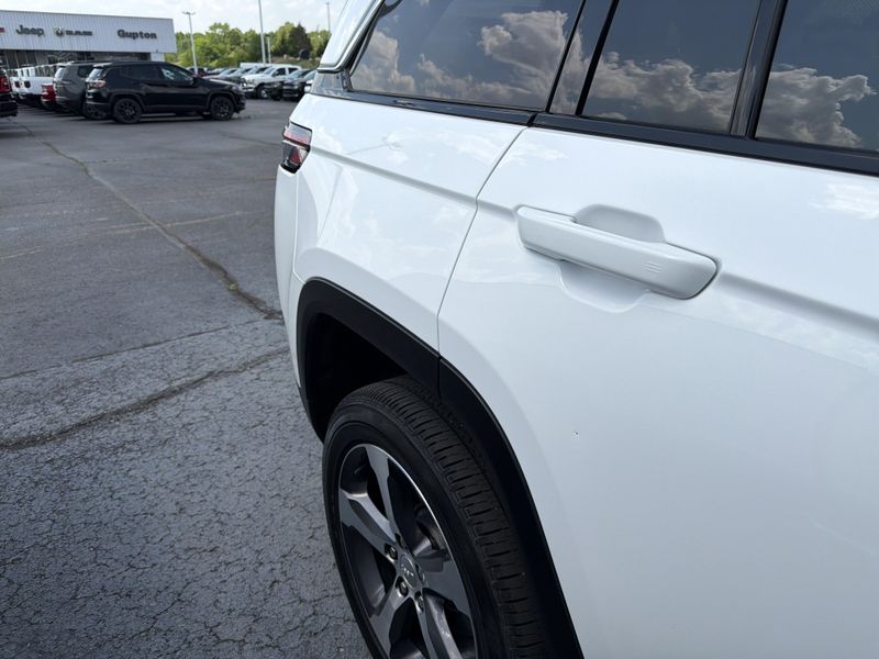 Used 2023 Jeep Grand Cherokee LimitedImage 6