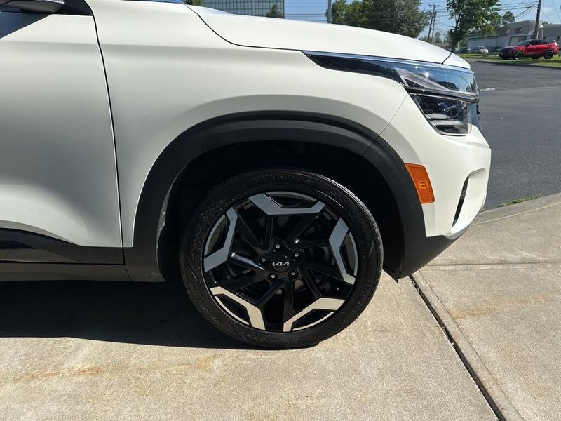 Used 2024 Kia Seltos SXImage 12