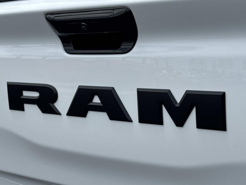 New 2026 RAM 1500 Big Horn Crew Cab 4x2 5'7' Box