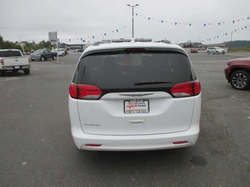 Used 2020 Chrysler Voyager LXIImage 8