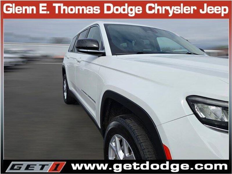 2022 Jeep Grand Cherokee Limited photo 4