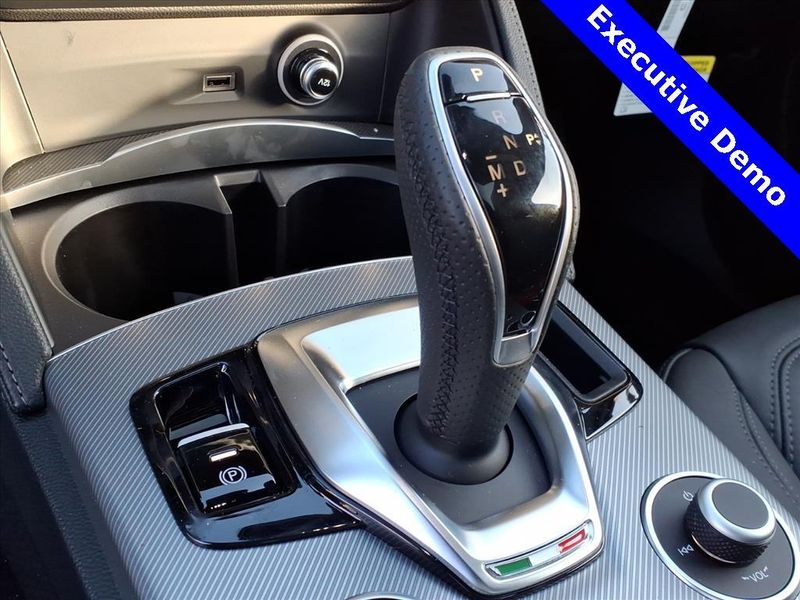 New 2025 Alfa Romeo Stelvio AWDImage 23